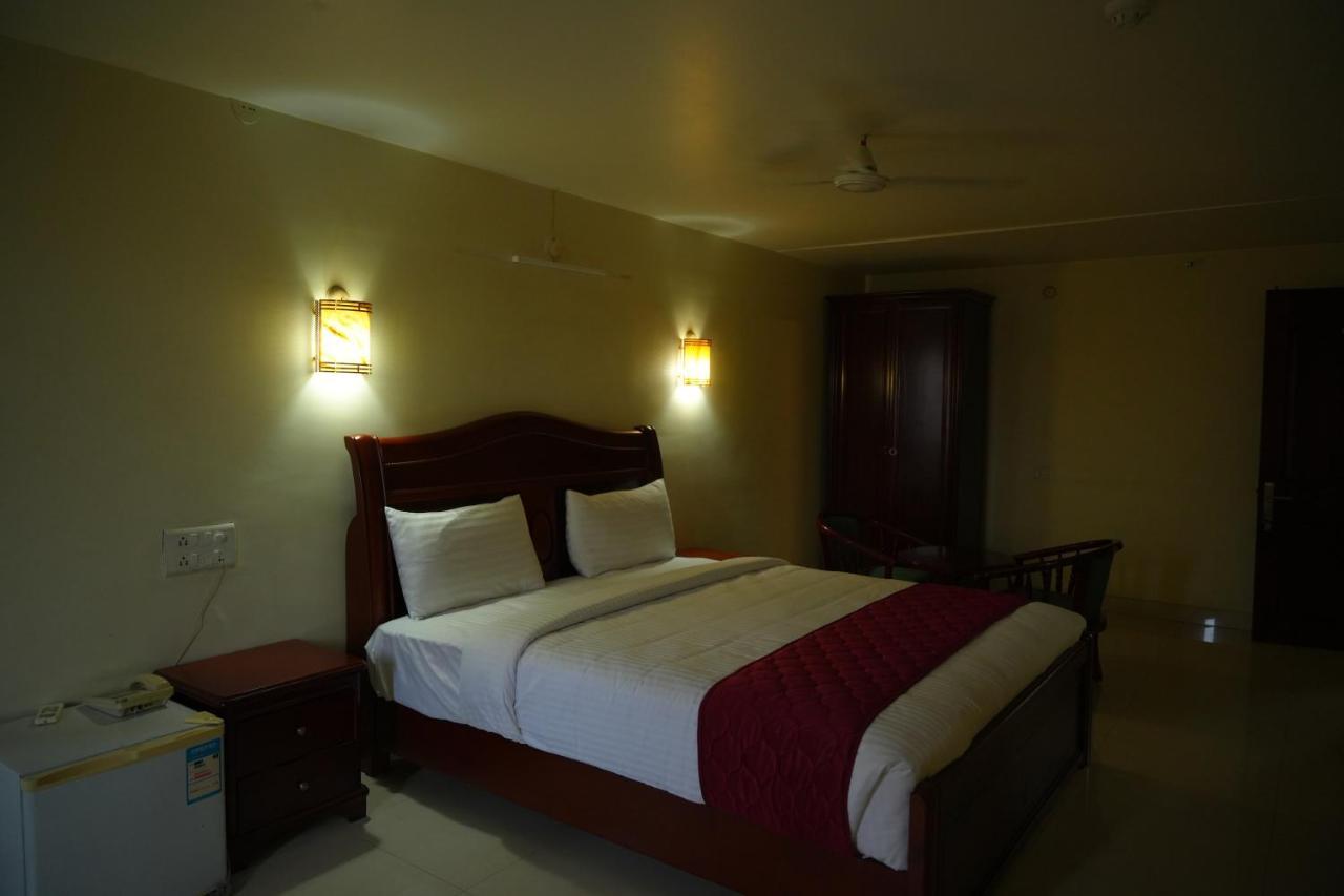 Mg Zion Hotel Tirupati Buitenkant foto