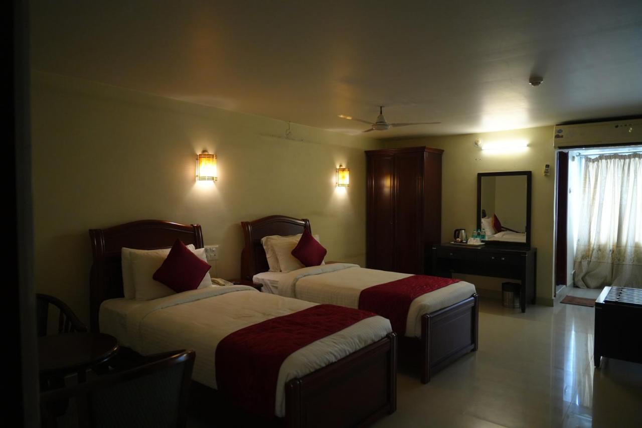 Mg Zion Hotel Tirupati Buitenkant foto